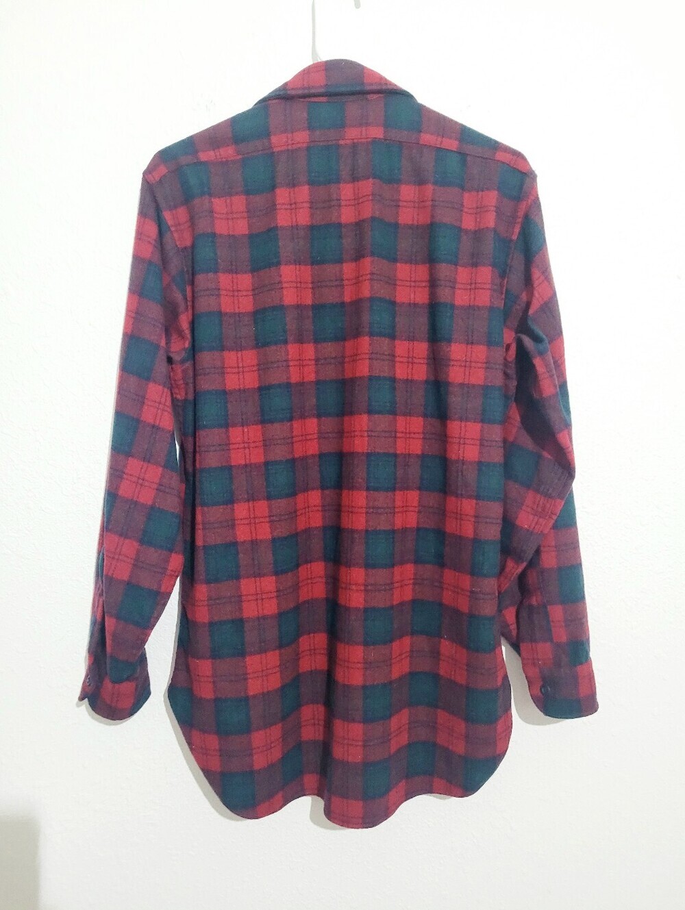 Vintage Pendleton 100% Virgin Wool Board Shirt Red Green Plaid Made In USA Med - Picture 2 of 13